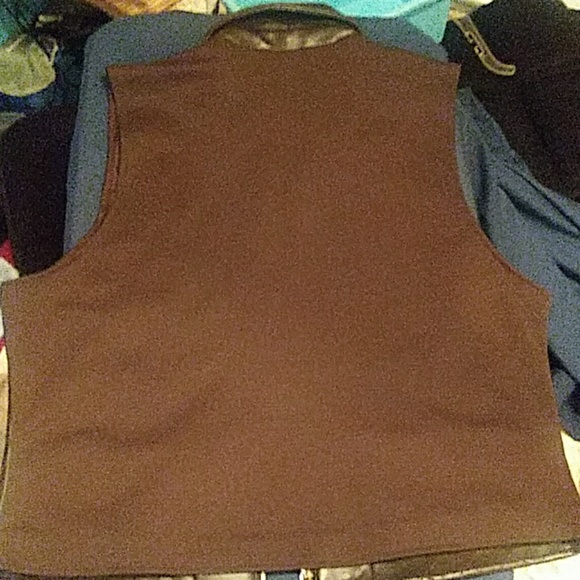 Vest - Picture 3 of 3
